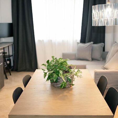Black Marble - Design Apartment Bari Esterno foto