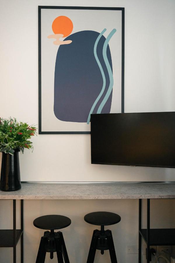 Black Marble - Design Apartment Bari Esterno foto