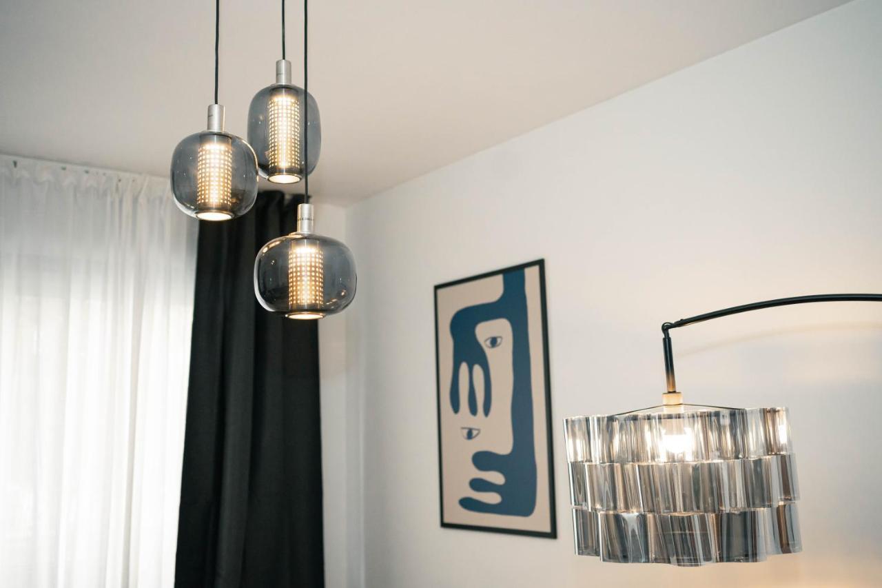 Black Marble - Design Apartment Bari Esterno foto
