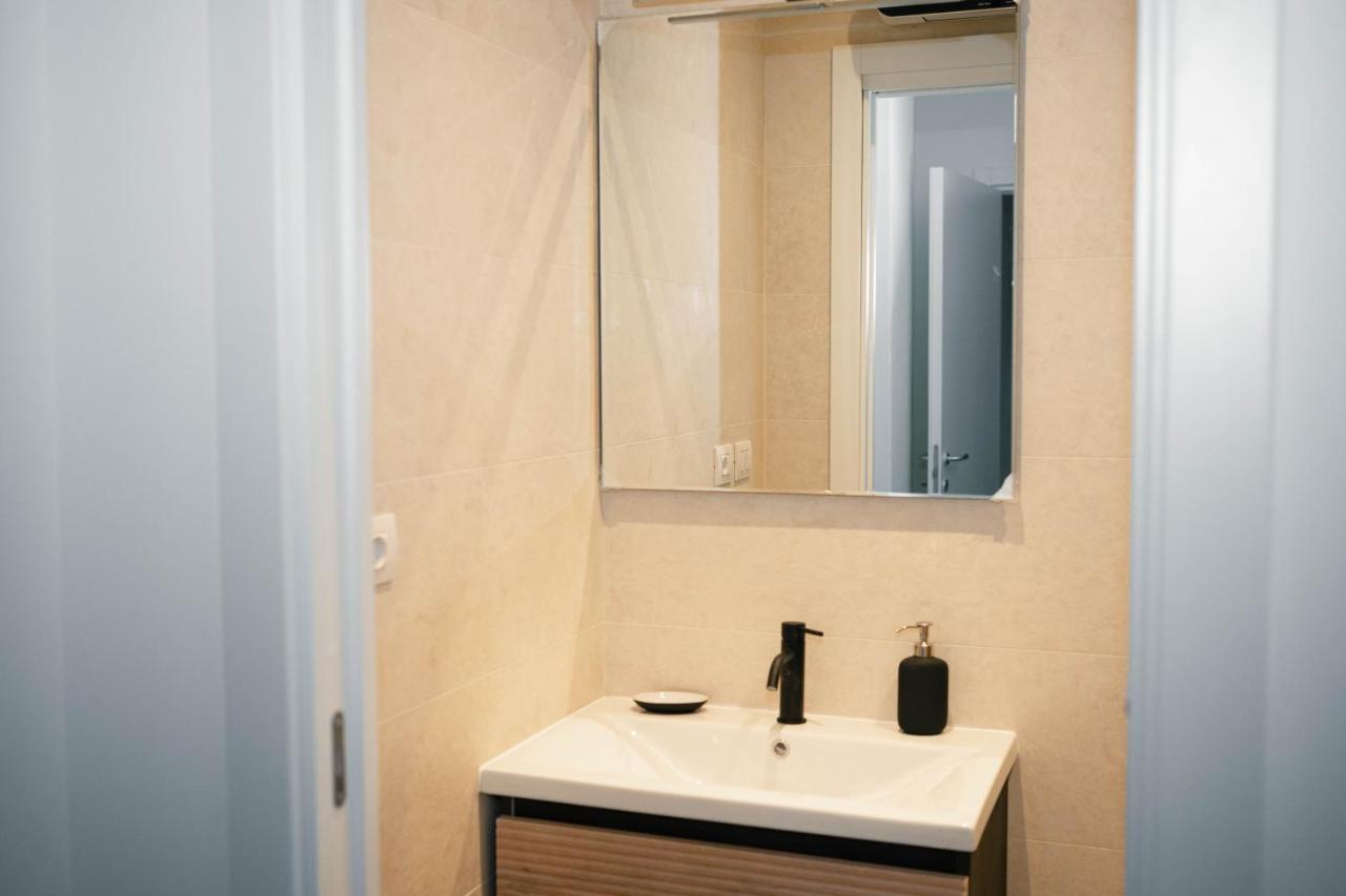Black Marble - Design Apartment Bari Esterno foto