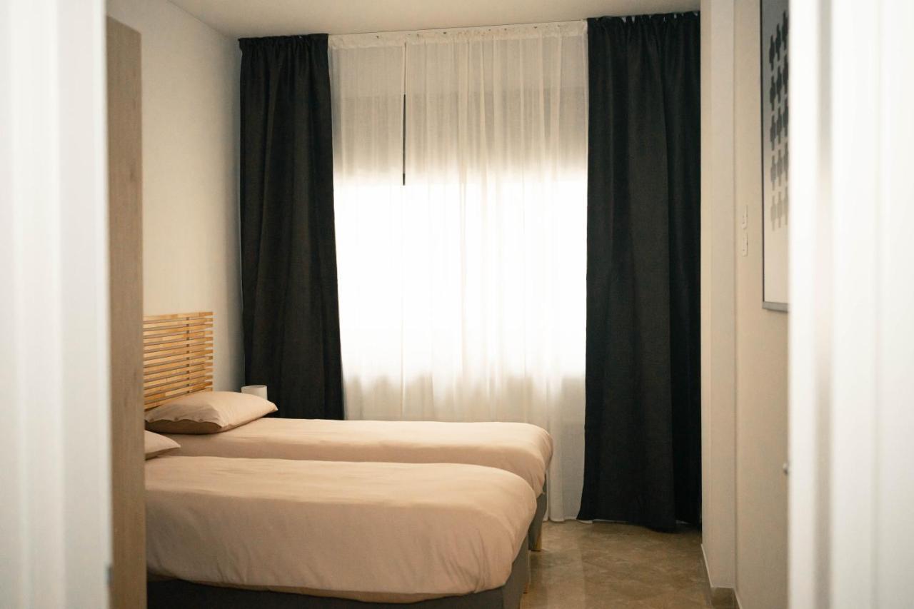 Black Marble - Design Apartment Bari Esterno foto