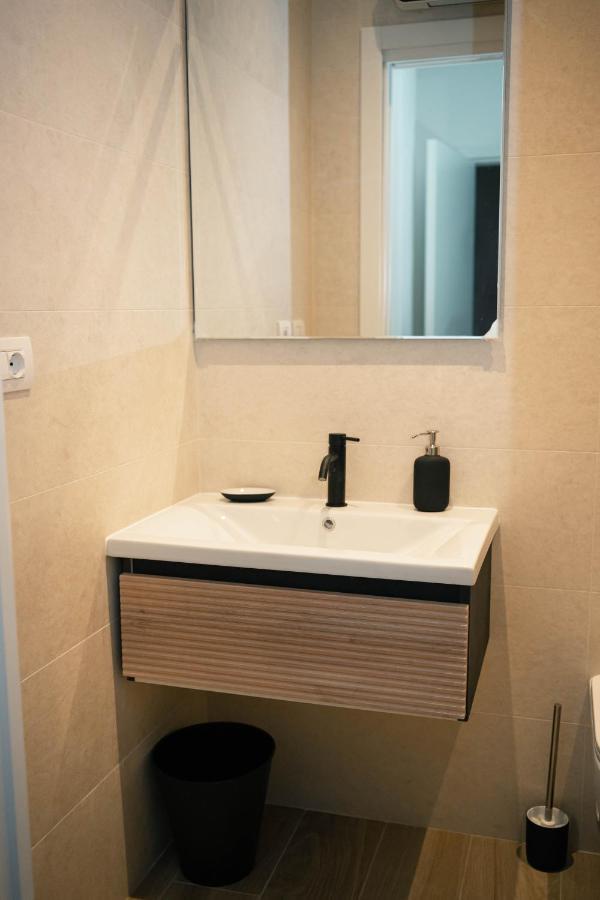 Black Marble - Design Apartment Bari Esterno foto